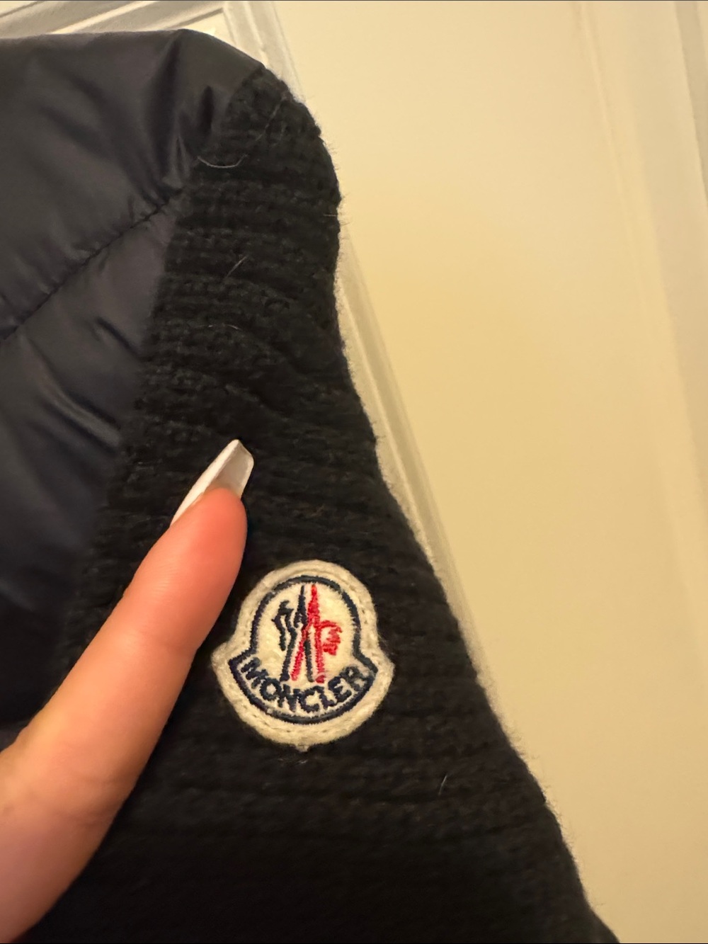 Authentic verified Moncler Black Quilted Puffer Jacket with Knit Sleeves - Picture 4 of 8